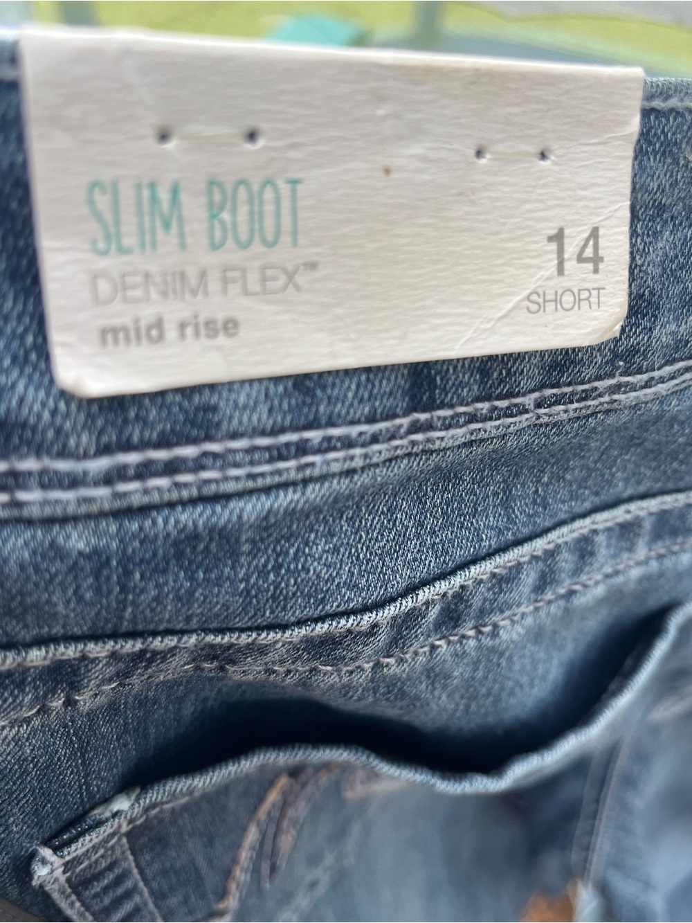 New Maurices Women's Slim Boot Cut Mid Rise Jeans SZ 14 Short Stretch - Picture 4 of 4